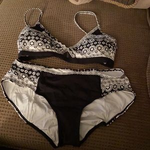 Anne Cole Locker black & white 2 piece suit s/m